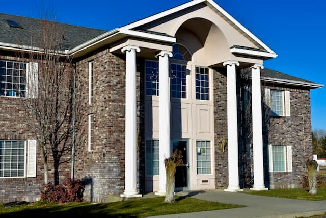 Royal Life Centers